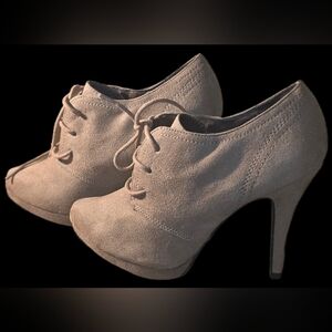 Xappeal Tan Lace-Up Heeled Shoes